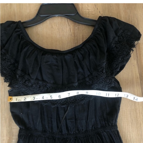 Elegant Black Off-Shoulder Dress - Picture 7 of 9